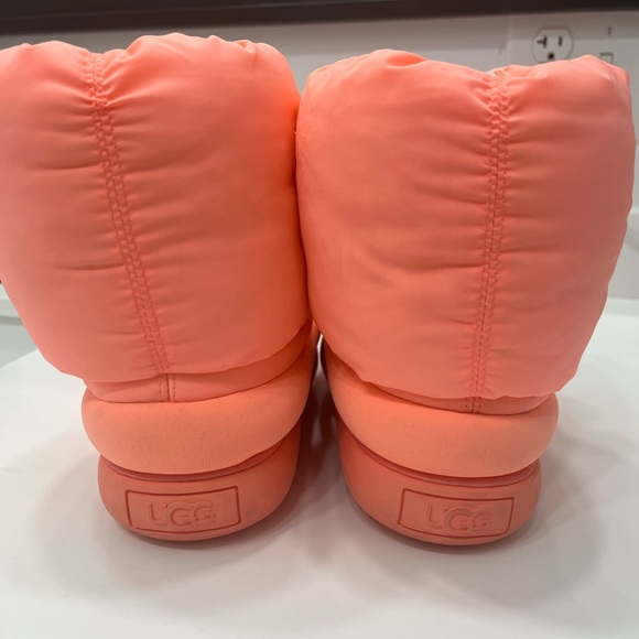 UGG CLASSIC MAXI SHORT SWEETHEART BOOTS - Picture 10 of 11